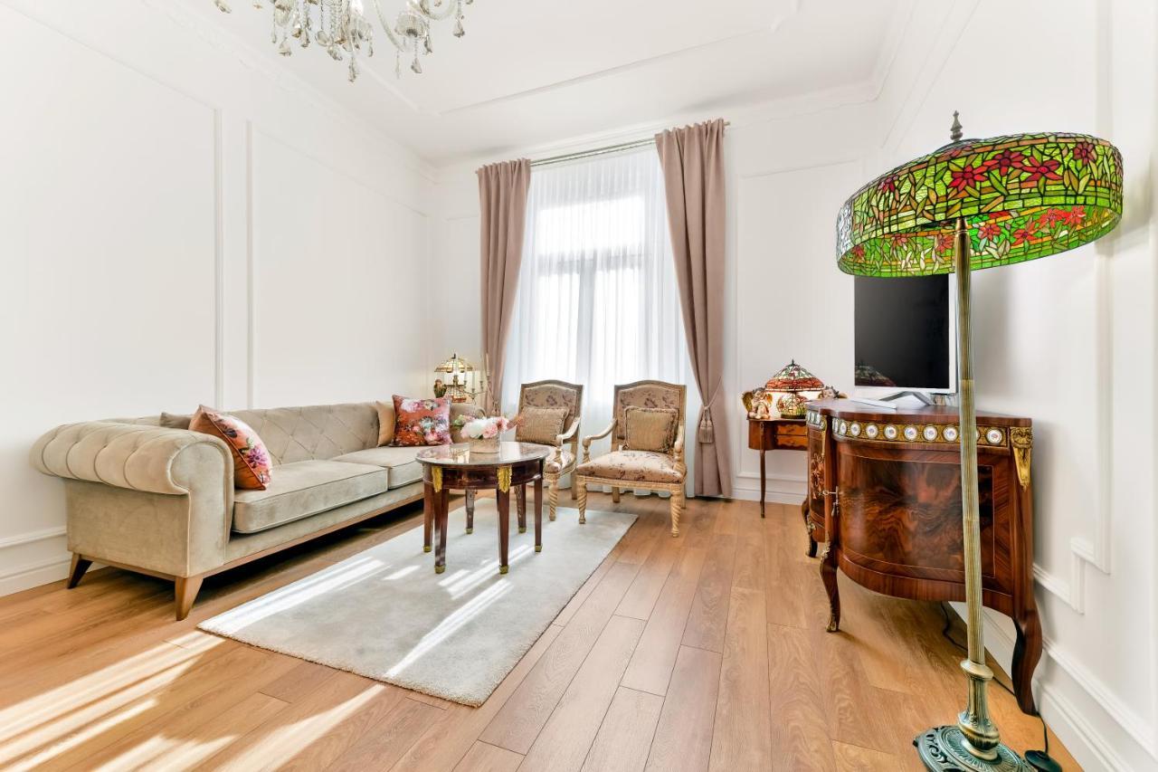 Luxury Class Apartment - 1St Floor, Large Apartment, Downtown, Newly Renovated, Fast Wifi, 4X Air Conditioning 자그레브 외부 사진