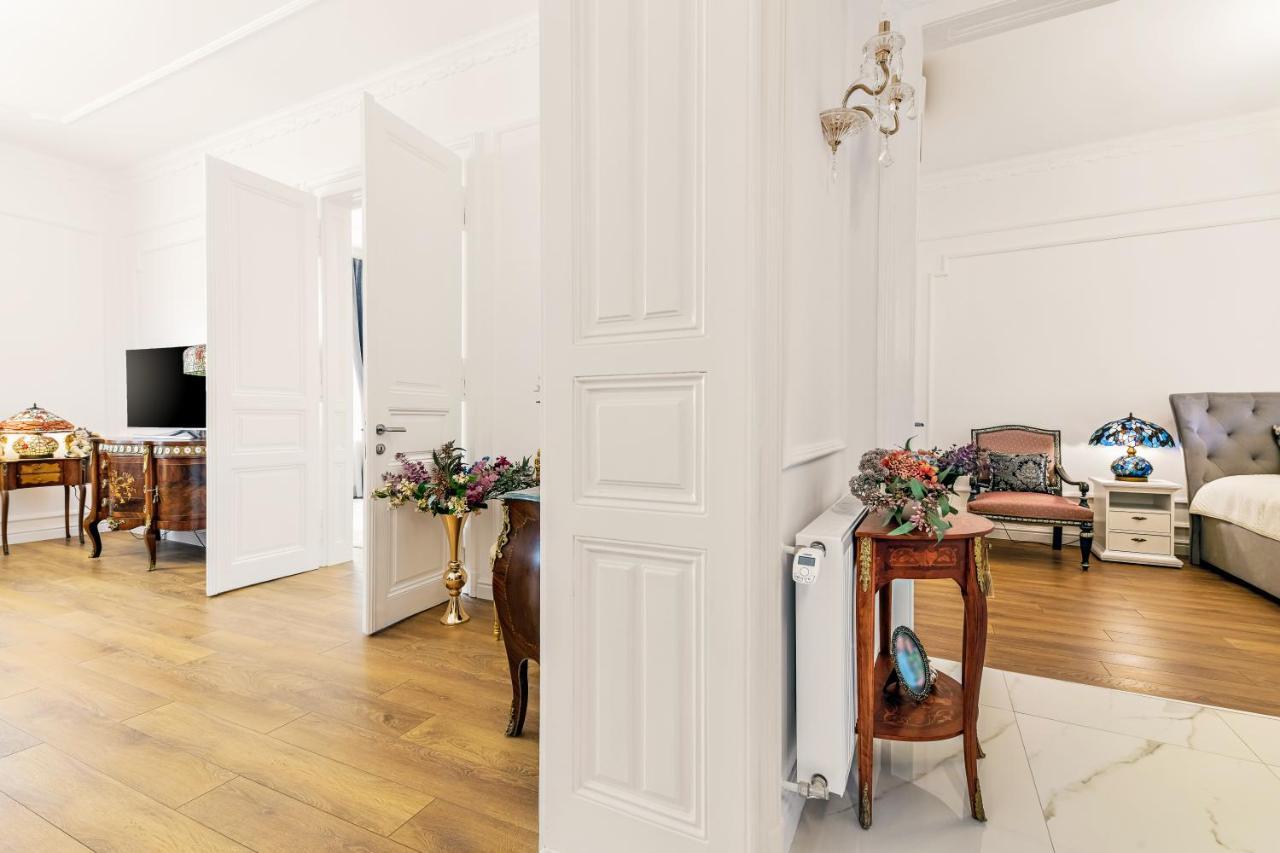Luxury Class Apartment - 1St Floor, Large Apartment, Downtown, Newly Renovated, Fast Wifi, 4X Air Conditioning 자그레브 외부 사진