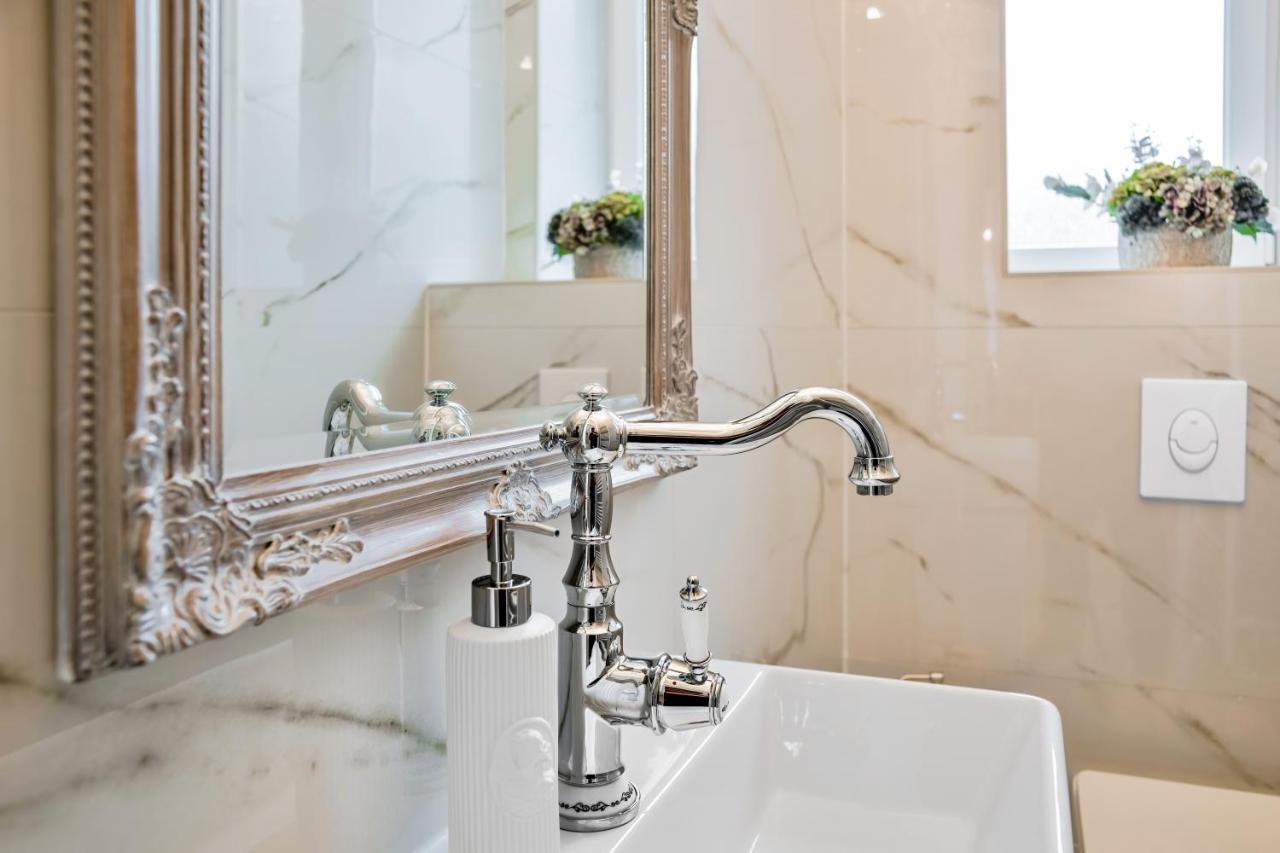 Luxury Class Apartment - 1St Floor, Large Apartment, Downtown, Newly Renovated, Fast Wifi, 4X Air Conditioning 자그레브 외부 사진
