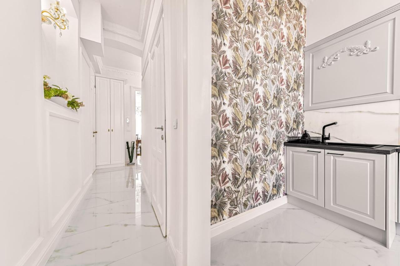 Luxury Class Apartment - 1St Floor, Large Apartment, Downtown, Newly Renovated, Fast Wifi, 4X Air Conditioning 자그레브 외부 사진